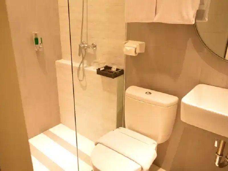 Front One Harvest Hotel Вонособо Екстериор снимка